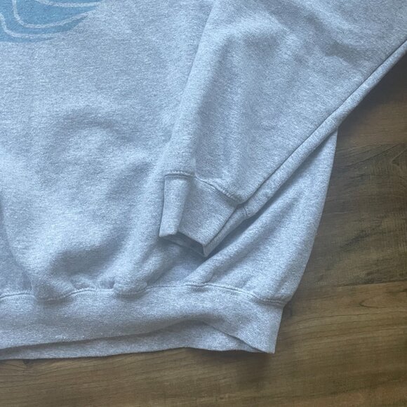 Retro Ocean Wave Crewneck Sweatshirt – Unisex Gray Pullover with Sunset & Wave G - Picture 4 of 8